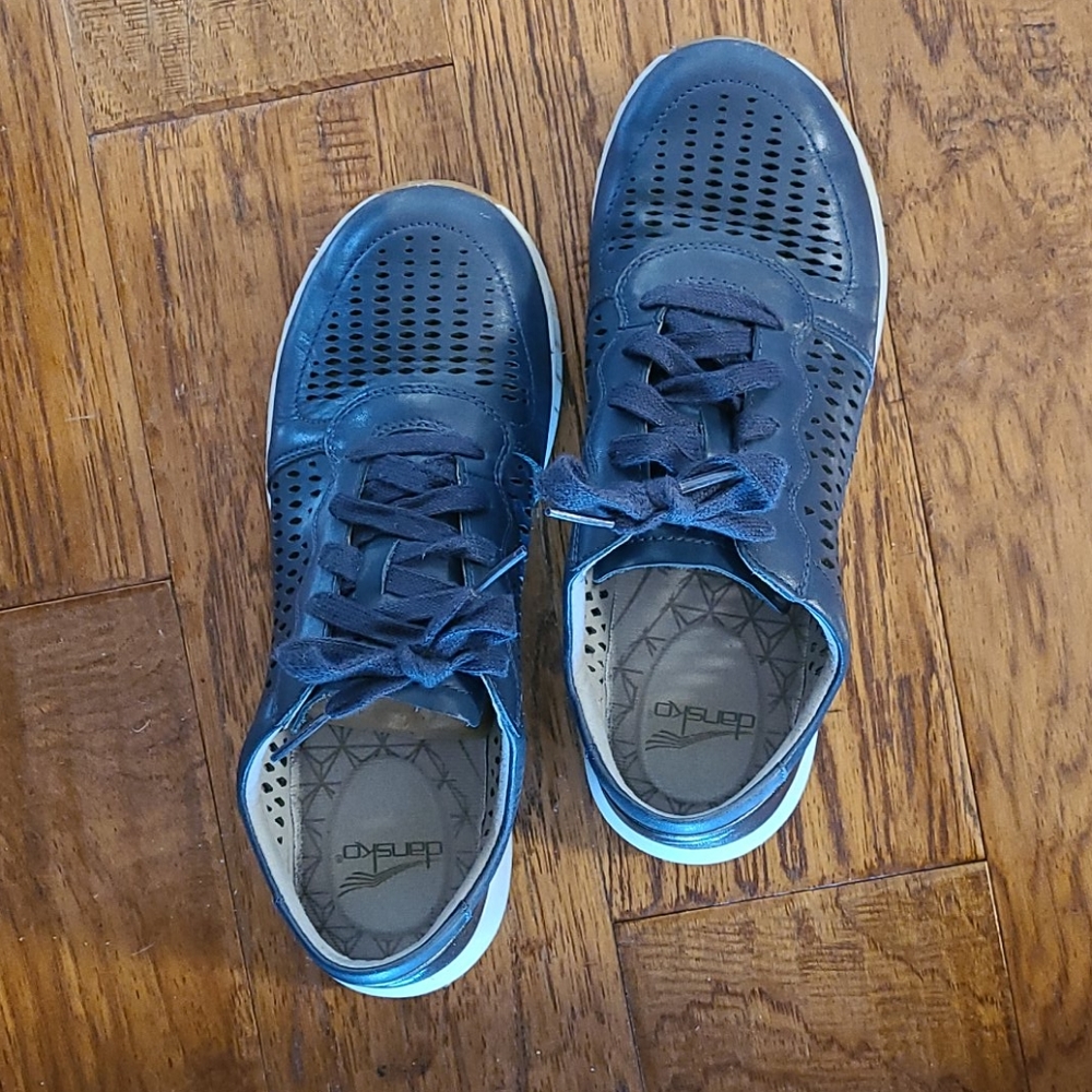 Dansko Charlie lace up shoes